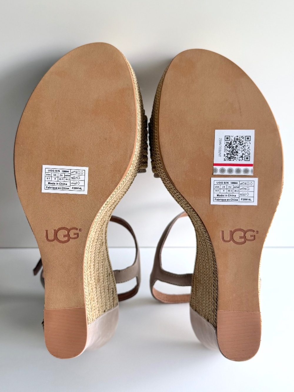 Ugg Australia Women's Fitchie Leather T-Strap Wedge Sandals - Picture 8 of 11